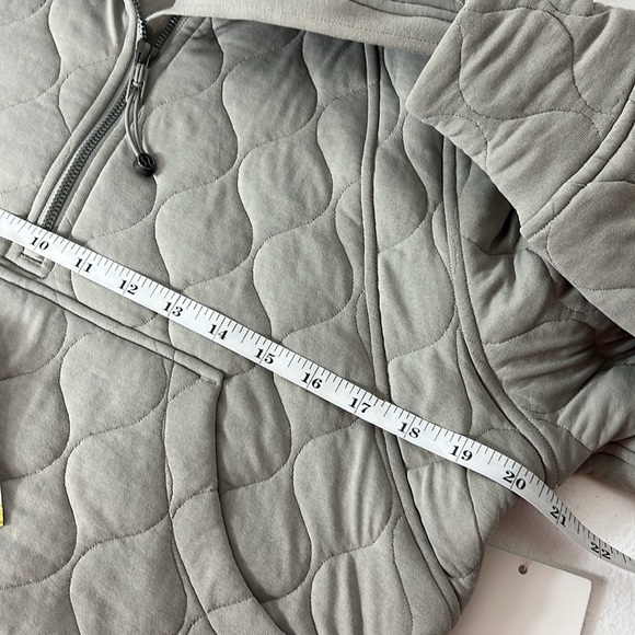 Lululemon  Sz XS/S Scuba Oversized Quilted Half Zip in Riverstone NWT - Picture 6 of 11